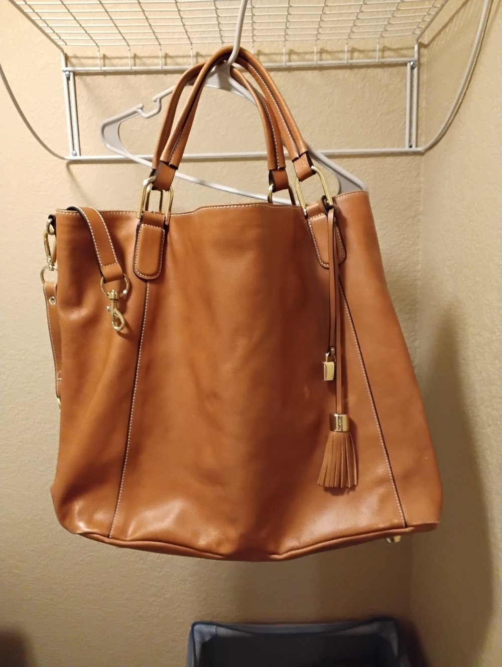 USED G.I.L.I. large Cognac Brown Leather Tote *Please Read About Flaws